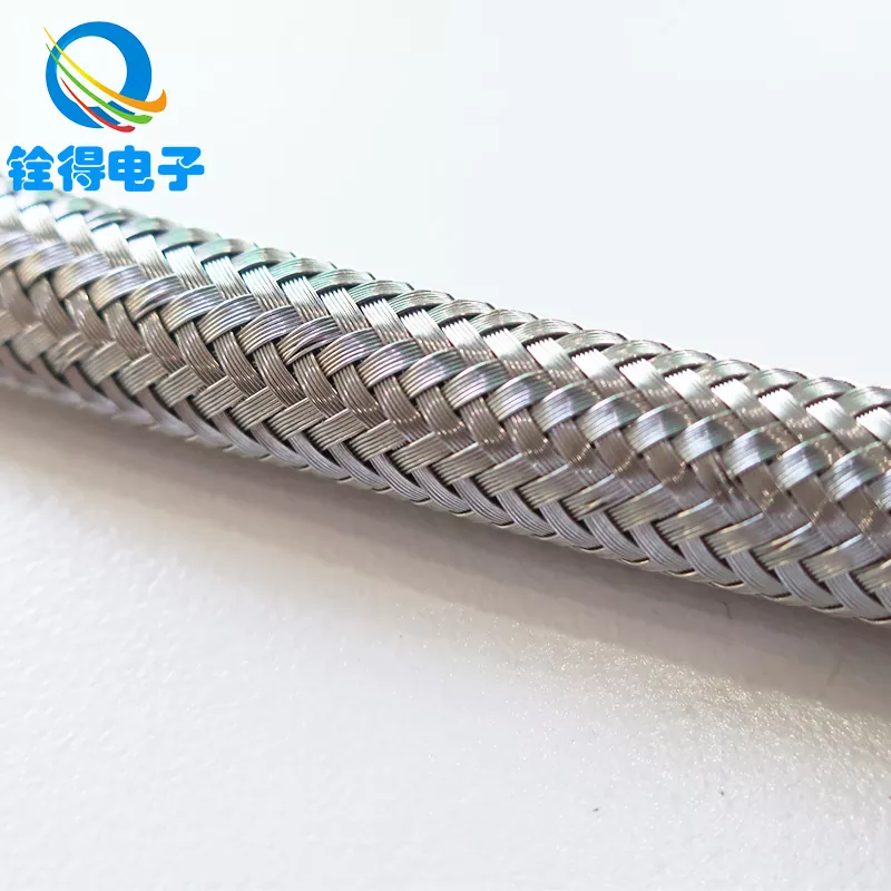 Việc sử dụng ống đồng bện là gì?